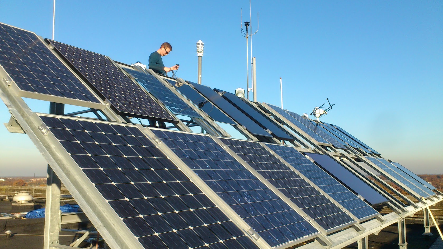 Wat zijn de beste zonnepanelen? Awizon Zonneenergie